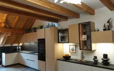 Rénovation d’une cuisine ouverte et dressings et création d’un living sur-mesure dans un chalet à Serre Chevalier